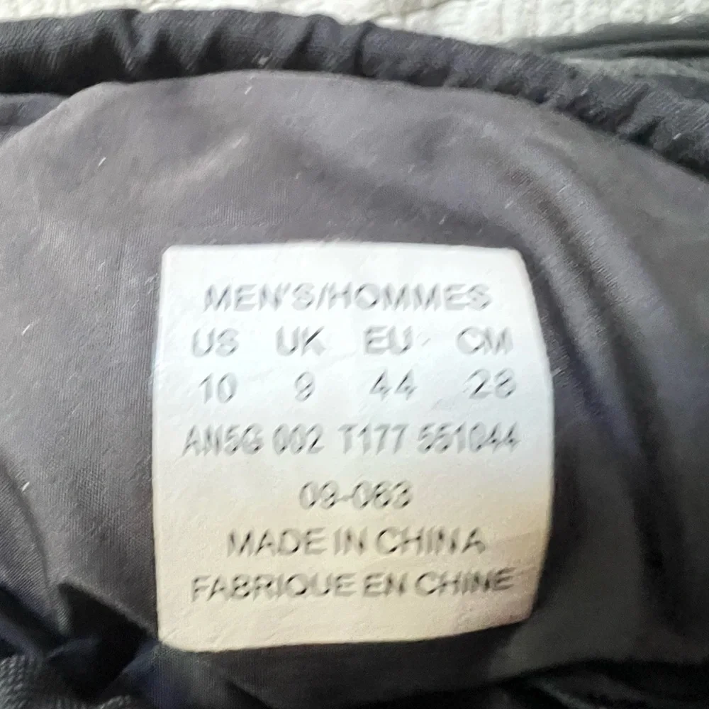 The North Face Nuptse Black Boots Rugged Outdoor Performance - Picture 3 of 5